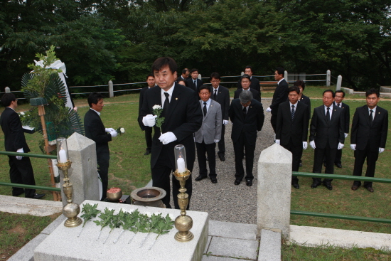 정읍시의회 제6대의원 충혼탑 참배